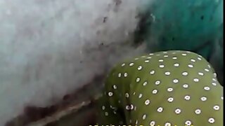 Ova đubretna nimfokinja koja voli kurac uživa u svakom naletu